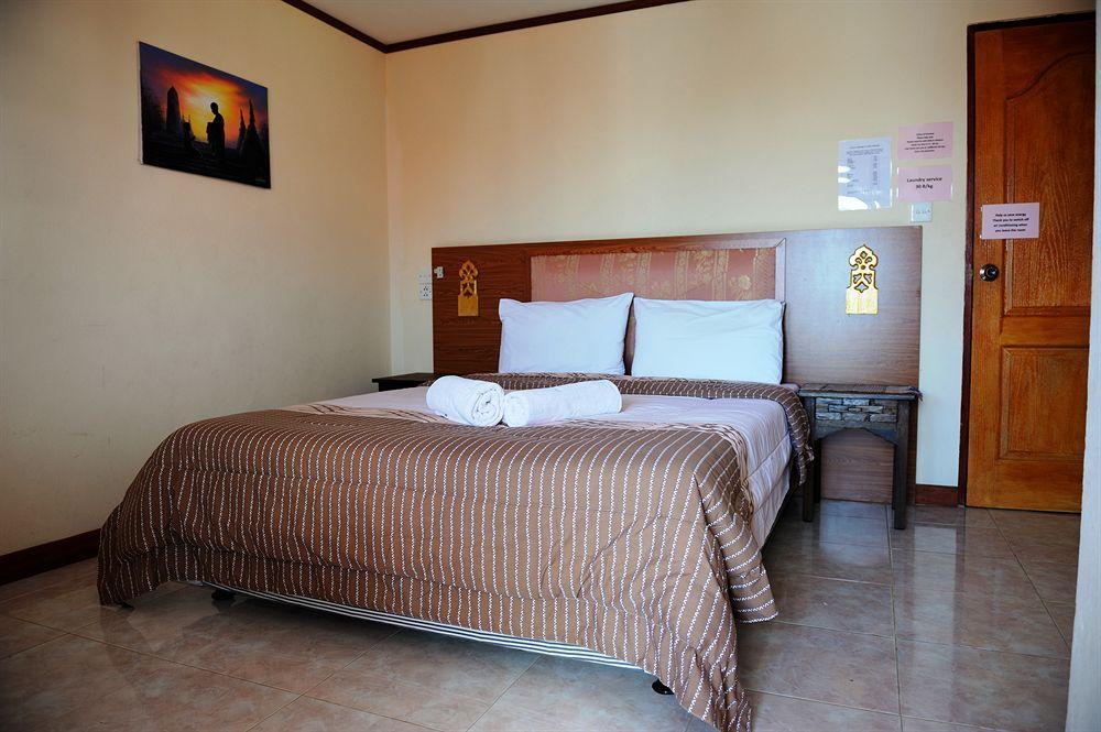 The Britannia Hotel Chiang Mai Exterior photo